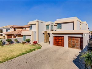 4 Bed House in La Como Lifestyle Estate