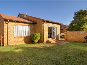 3 Bed Townhouse in Honeydew Ridge