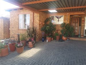 2 Bed Apartment in Wilro Park
