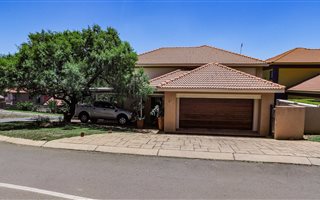 3 Bedroom House in Ninapark