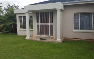 4 Bedroom House in Cinderella