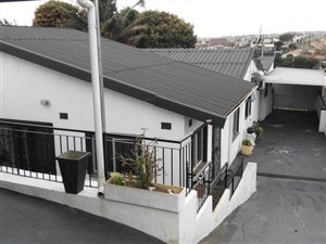 3 Bedroom Simplex in Phoenix