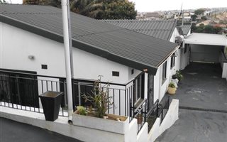 3 Bedroom Simplex in Phoenix