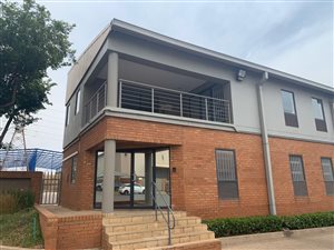 2071 m² Industrial space in Clayville