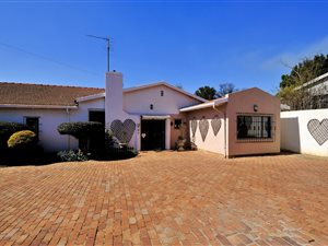 5 Bed House in Sunningdale