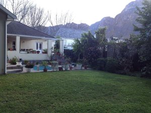 3 Bedroom House in Bishopscourt Village