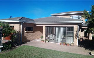3 Bedroom House in Stilbaai