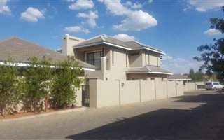 3 Bedroom Townhouse in Shellyvale