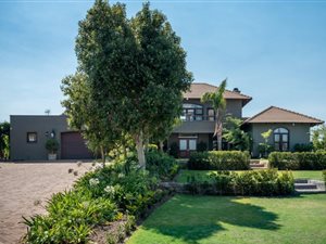 4 Bedroom House in Klein Zevenwacht