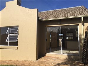 2 Bed Townhouse in Heuwelsig Estate