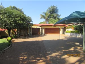 4 Bed House in Meyerspark