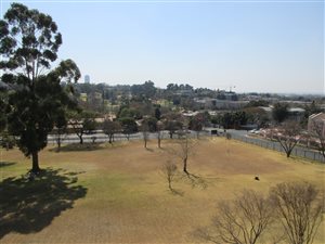 3 Bed Apartment in Fairway