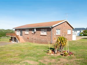 3 Bed House in Stilbaai