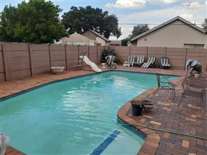 5 Bed House in Mayberry Park