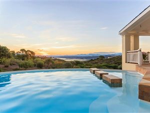 5 Bed House in Pezula Golf Estate