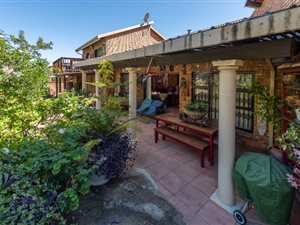 4 Bed House in Ridgeway