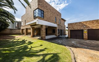 4 Bedroom House in Eldorado Park