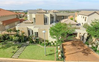 3 Bedroom House in Leeuwenhof Estate