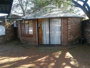 Bachelor apartment in Waverley