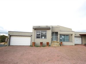 4 Bed House in Protea Heights
