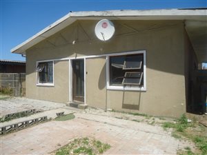 4 Bed House in Elsies River