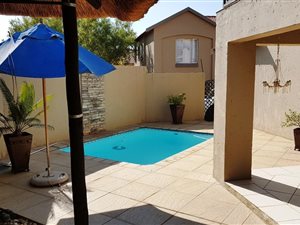 3 Bedroom Townhouse in Ruimsig