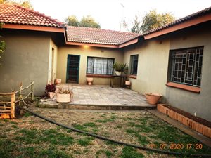 2.5 ha Farm in Vosloorus