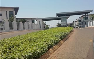 419 m² Commercial space in Die Hoewes
