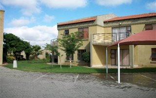 2 Bedroom Townhouse in Penina Park