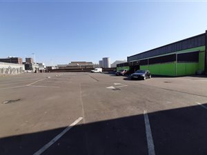 1400 m² Retail Space in Mobeni