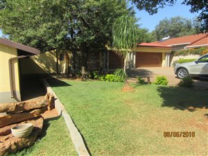 4 Bed House in Meyerspark