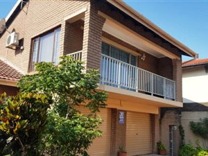 5 Bed House in Clare Hills