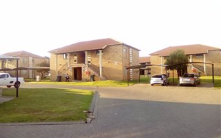 2 Bedroom House in Ravensklip