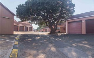 3 Bedroom Apartment in Arboretum