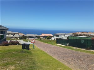 890 m² Land available in Mossel Bay Golf Estate