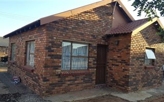 2 Bedroom House in Bloemhof