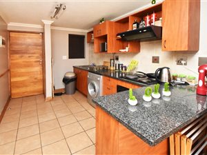 1 Bed Apartment in Carlswald Estate