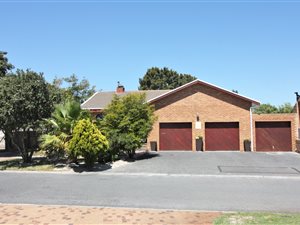 4 Bed House in Rouxville