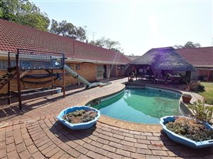 4 Bed House in Edelweiss
