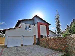 3 Bed House in Oukraal Estate