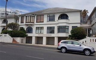 2 Bedroom Apartment in Bantry Bay