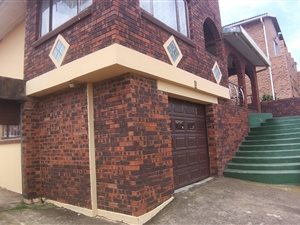 7 Bed House in Mobeni