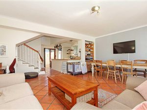2 Bed House in Harfield Village