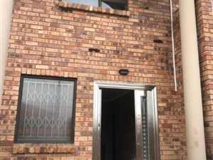 5 Bed House in Wattville