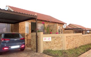 2 Bedroom Townhouse in Kosmosdal