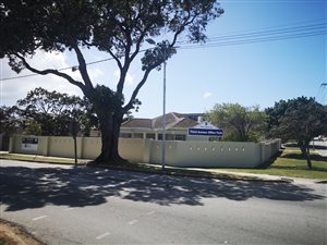 462 m² Office Space in Newton Park