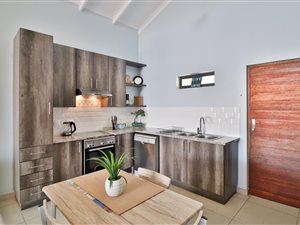 2 Bed Apartment in Summerset