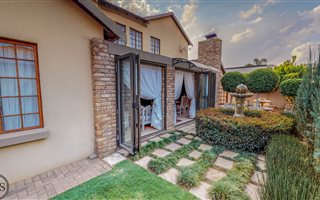 3 Bedroom House in Monavoni