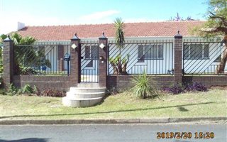 4 Bedroom House in Hayfields