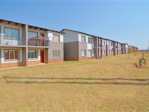 3 Bed Apartment in Protea Glen